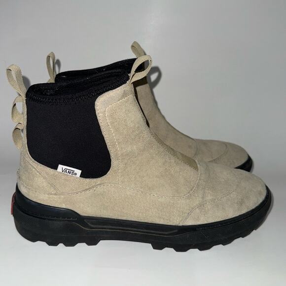 Vans Womens Vans Colfax Sherpa pull on winter Boot in tan and black - Picture 1 of 8